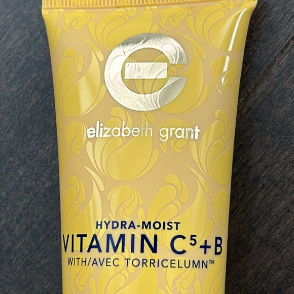 ELIZABETH GRANT Hydra-Moist Vitamin C5 & B Tinted Moisturizer with Torricelumn - Picture 3 of 8